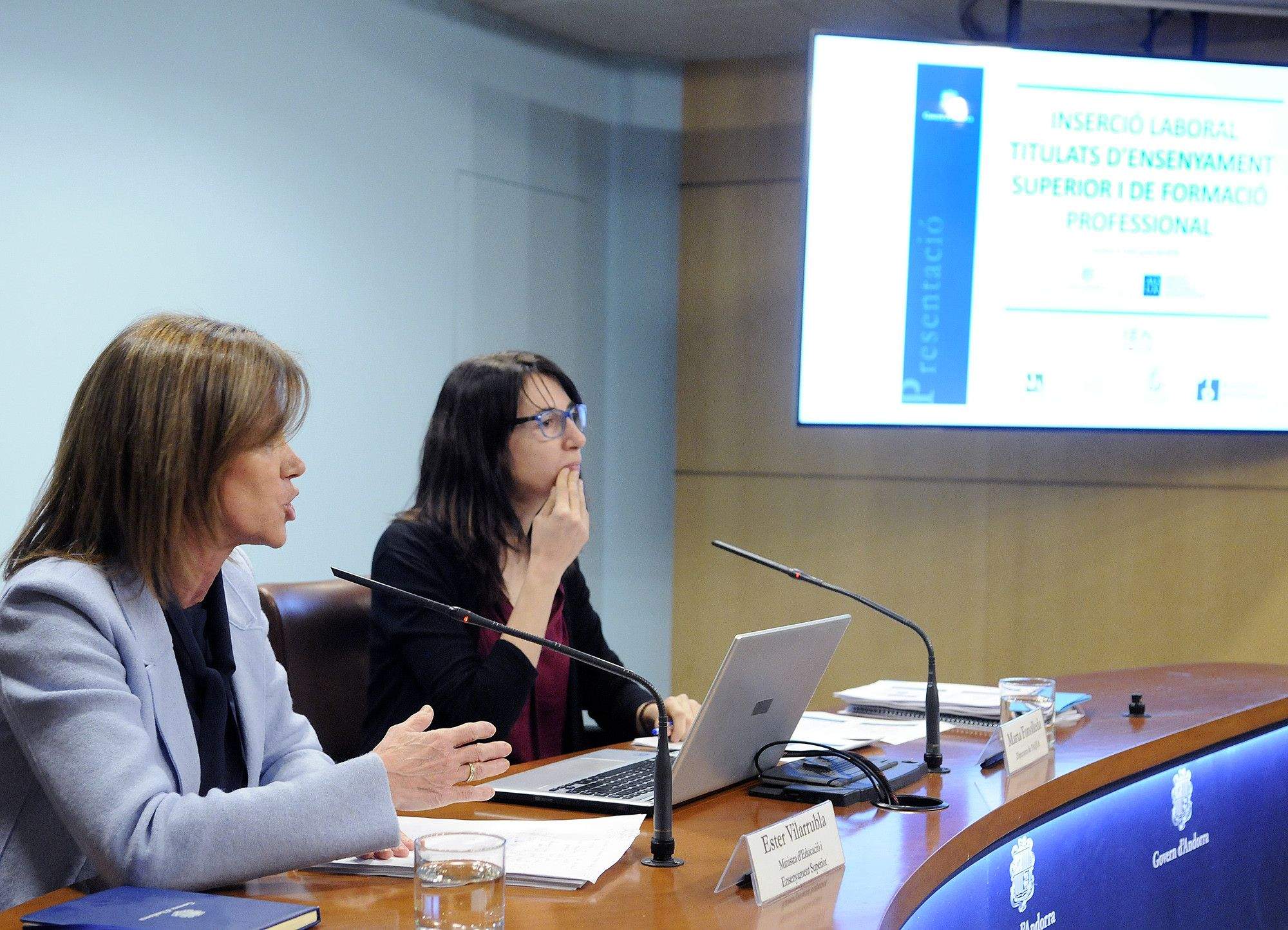 La ministra d'Educació i Ensenyament Superior, Ester Vilarrubla i la directora de l'Agència de Qualitat de l'Ensenyament Superior, Marta Fonolleda.