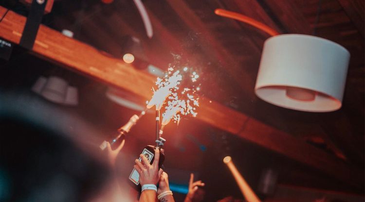 Els fets van tenir lloc a l'exterior d'un local d'oci nocturn.