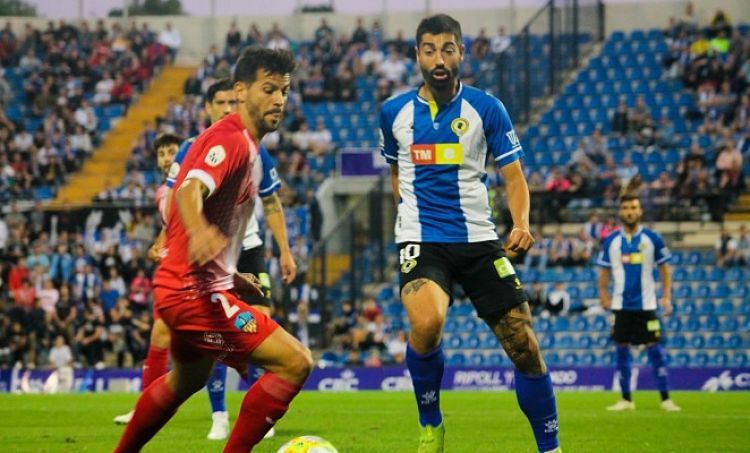 Carlos Martínez, durant un partit amb l'Hércules.