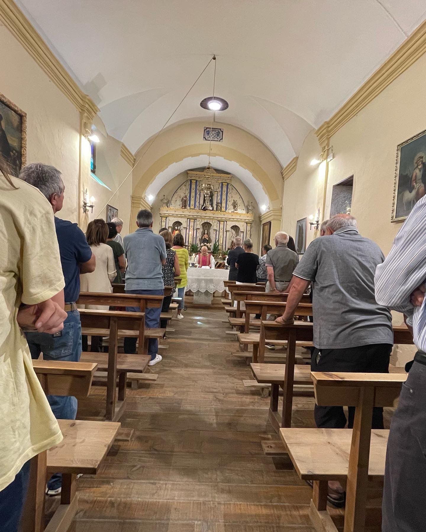 Un moment de la missa a Sant Bartomeu de Soldeu.