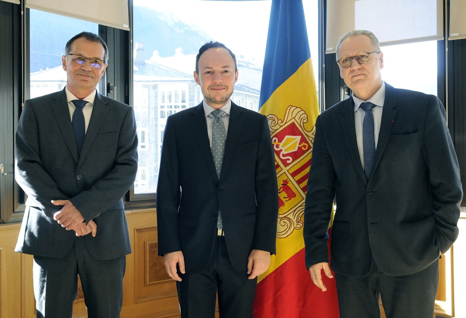 Espot amb el prefecte dels Pirineus Orientals, Philippe Chopin, i el sotsprefecte de Prades, Dominique Fossat.