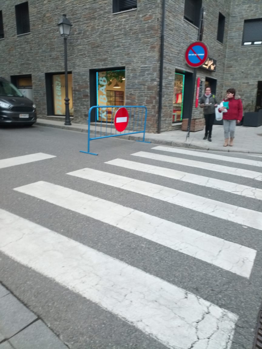 El tall al carrer Josep Rossell.