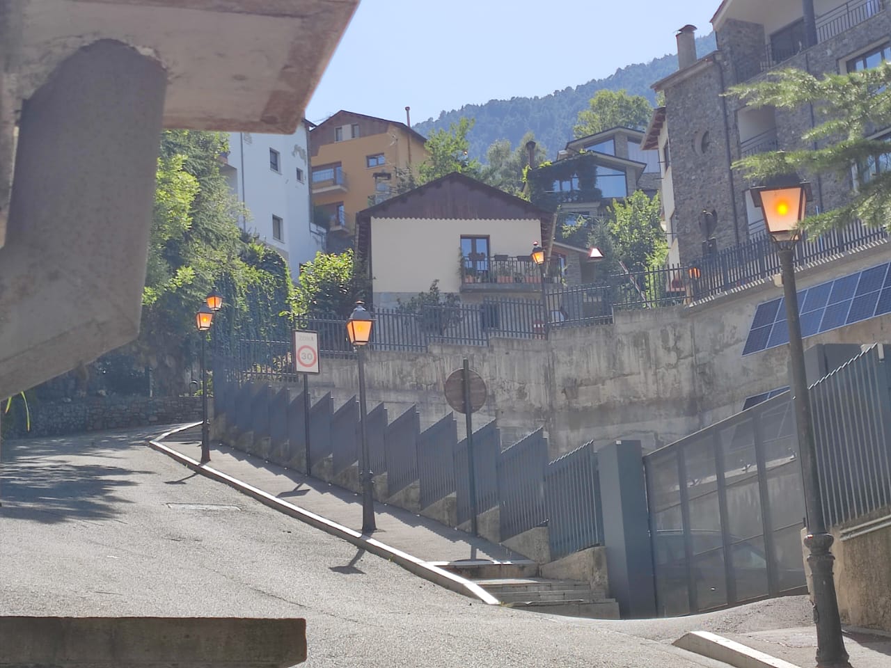 Les proves de l’enllumenat públic a la Massana generen sorpresa entre