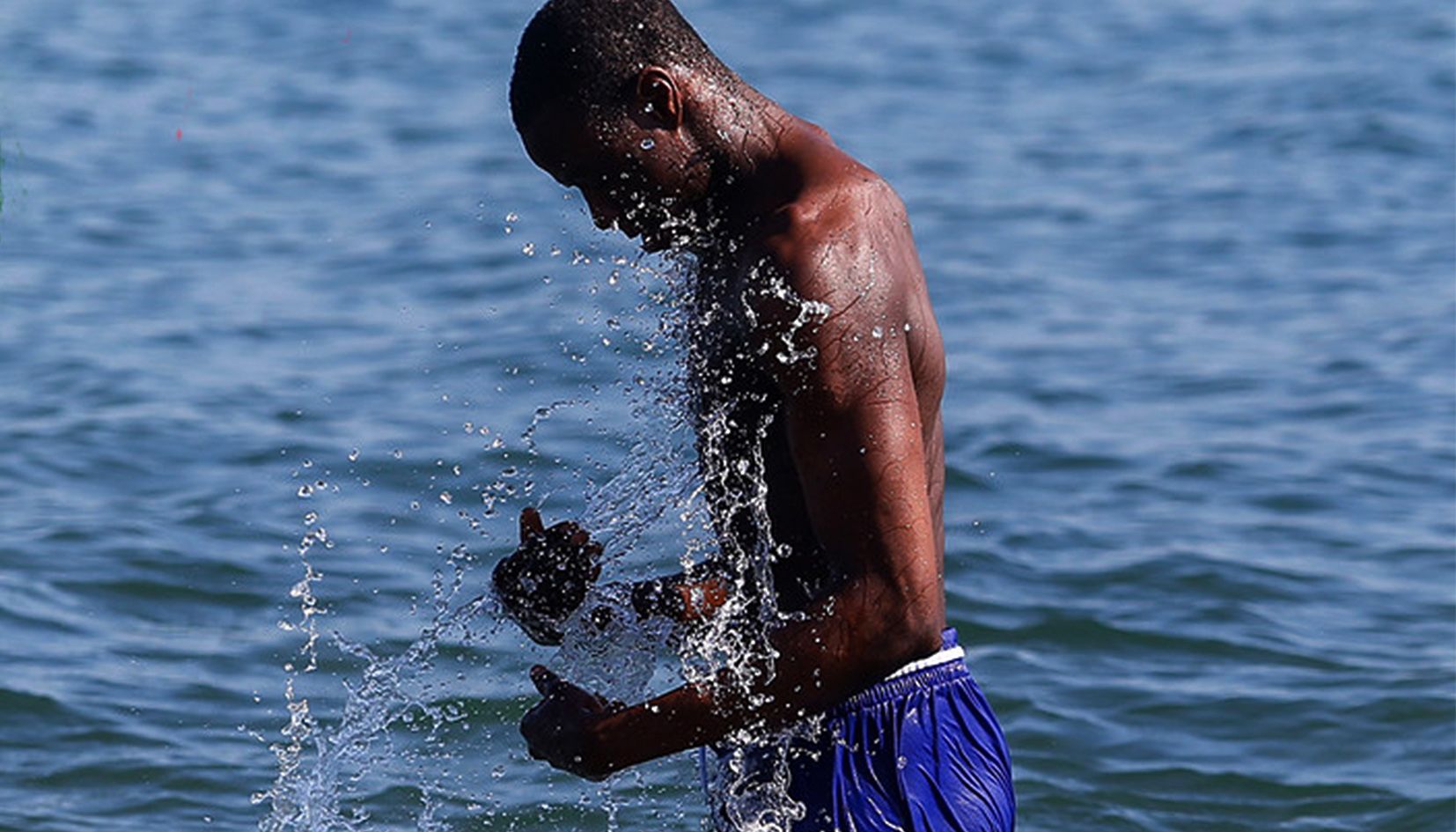 Moussa Diagne en plena capbussada.