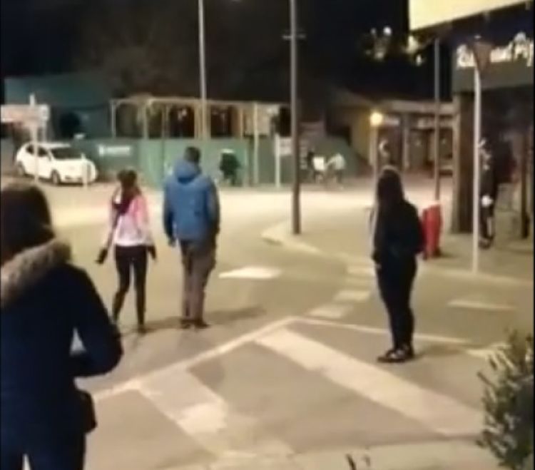 Un instant de la persecució al menor agredit.