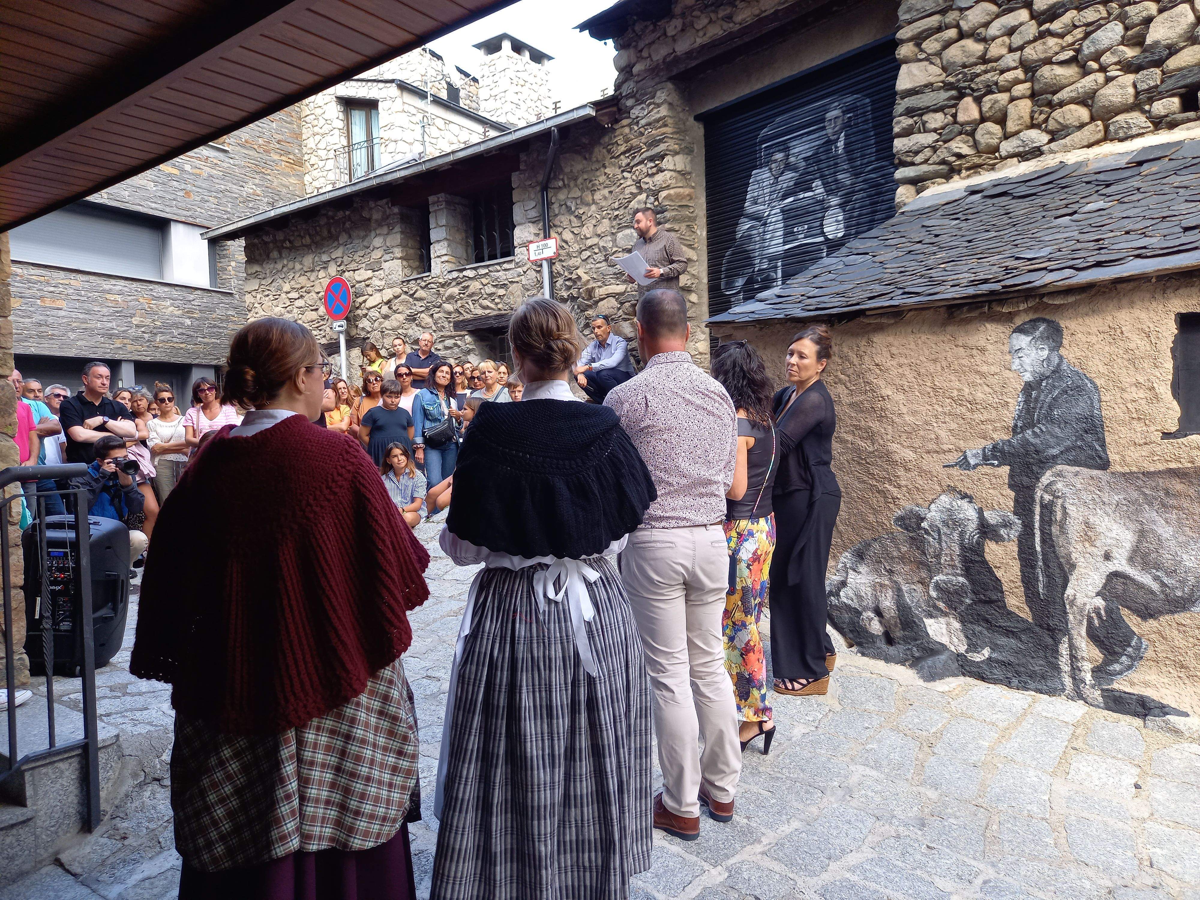 Un instant de la visita al nucli de la Mosquera.