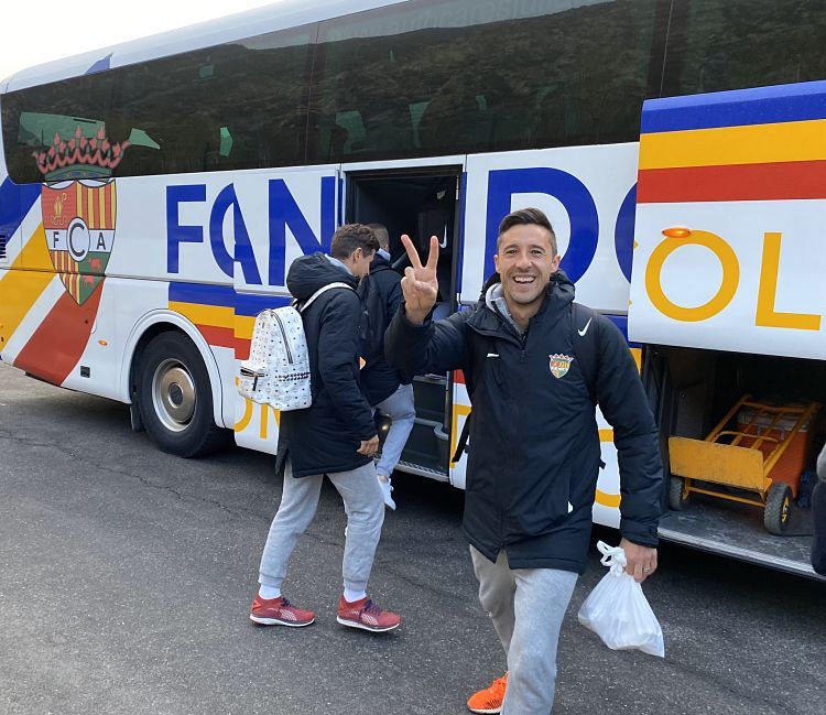 Fede Bessone es mostrava optimista abans d'agafar l'autocar cap a Alacant.