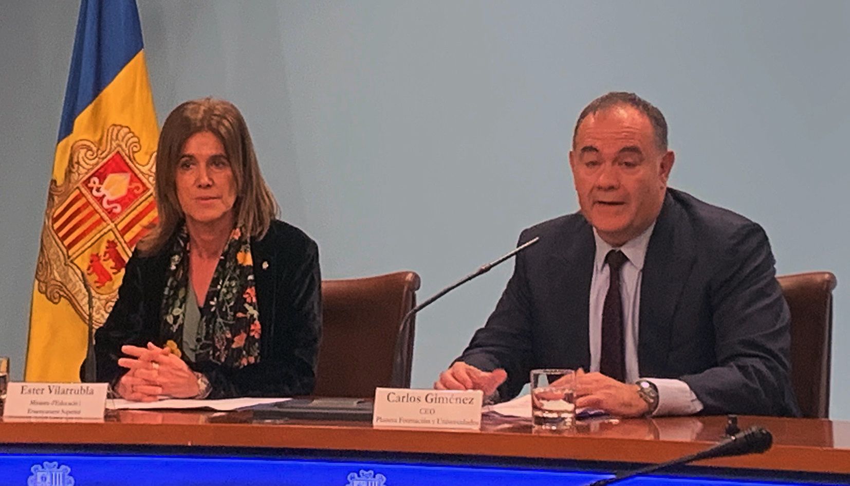 Ester Vilarrubla i Carlos Giménez durant la compareixença.