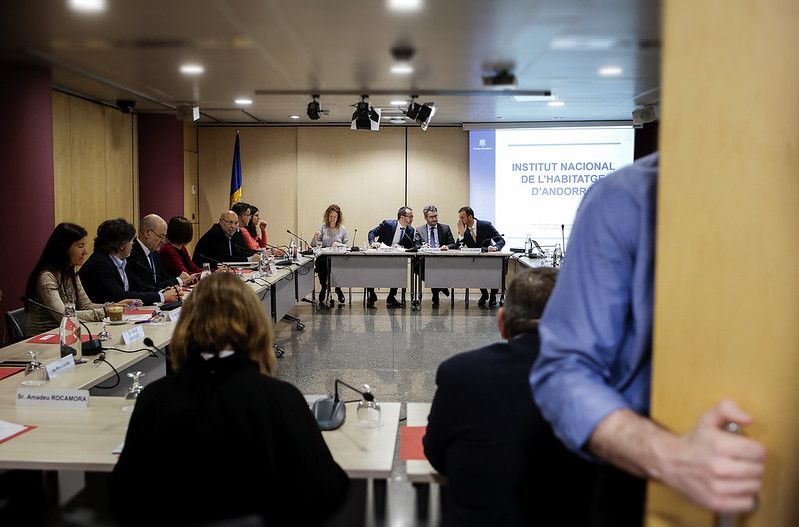 Un instant de la reunió de la taula.