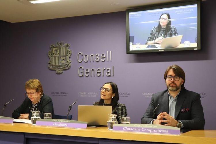 Un instant de la roda de premsa.