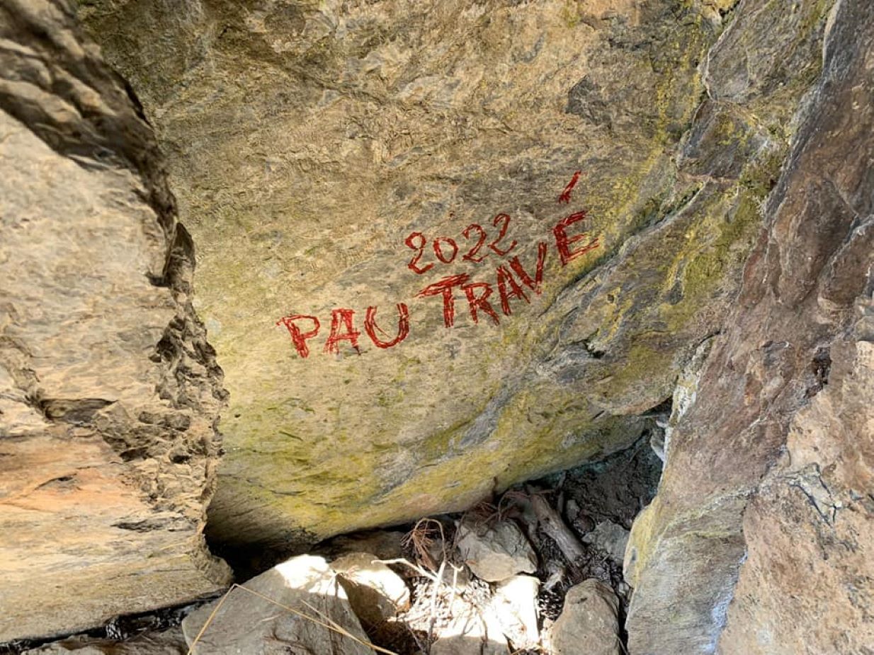 Acte vandàlic al dolmen de la Cabana del Moro a Bescaran.