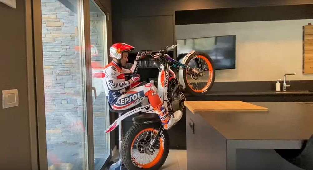 Un instant del vídeo.