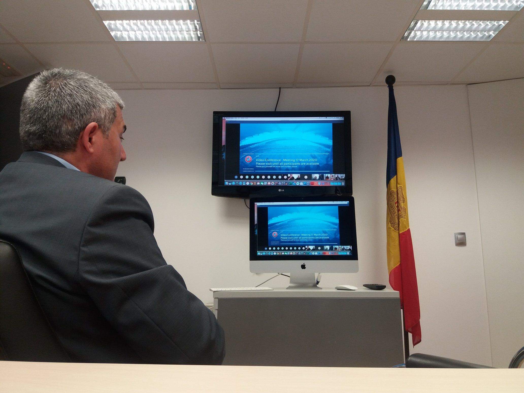 Félix Álvarez, just abans de començar la reunió telemàtica.