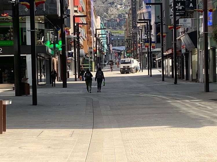 La llei permetrà limitar o prohibir els moviments de persones.