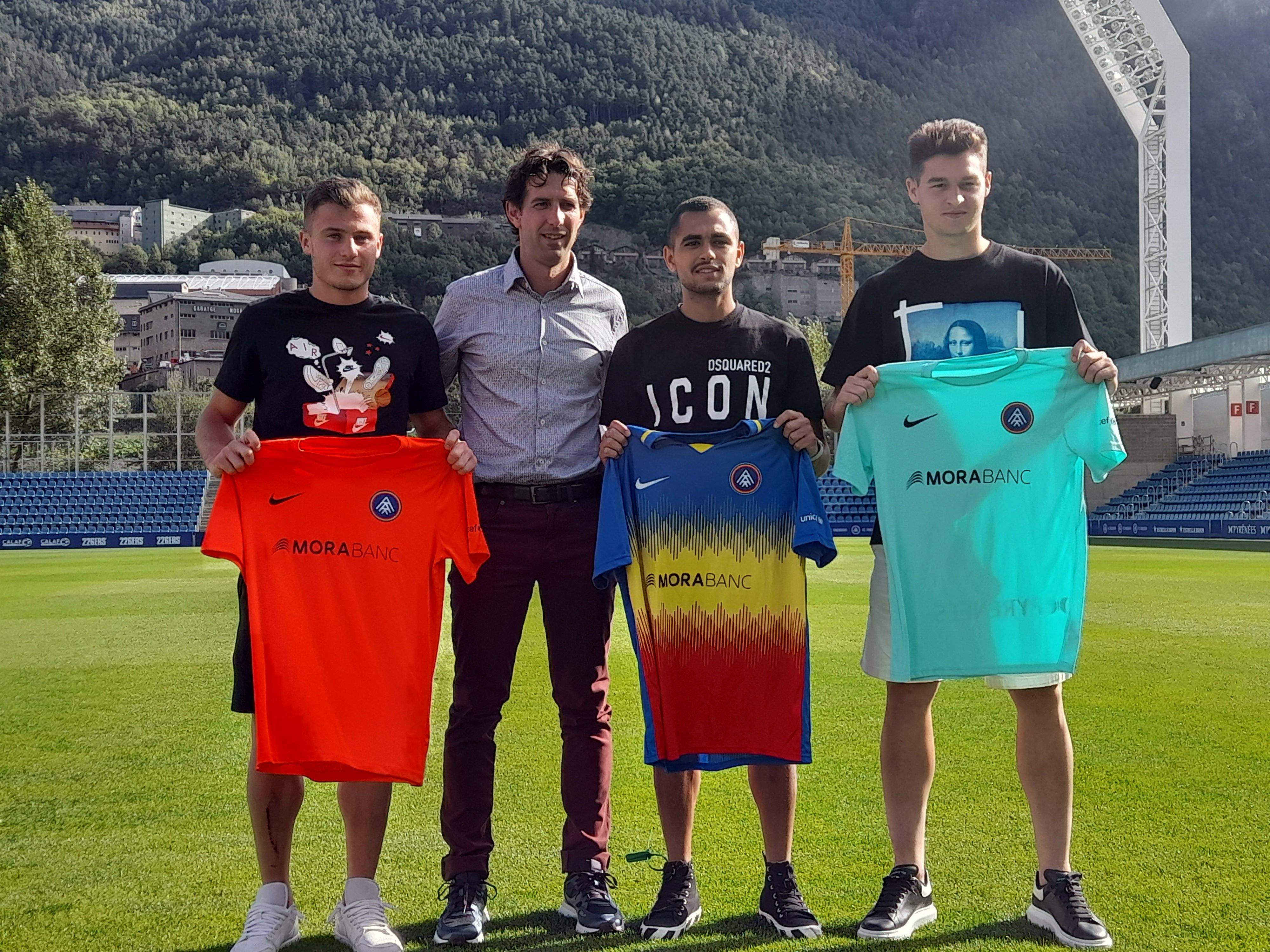 Valera, Moha i Mármol amb Nogués a l'Estadi Nacional.