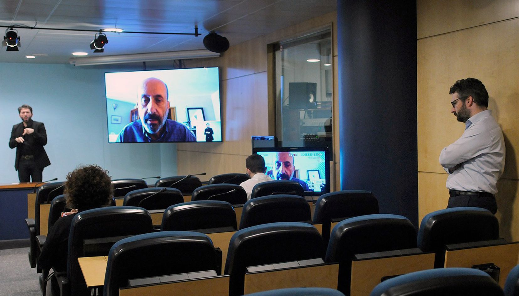 Compareixença telemàtica de Joan Martínez Benazet seguida pel també ministre Eric Jover.