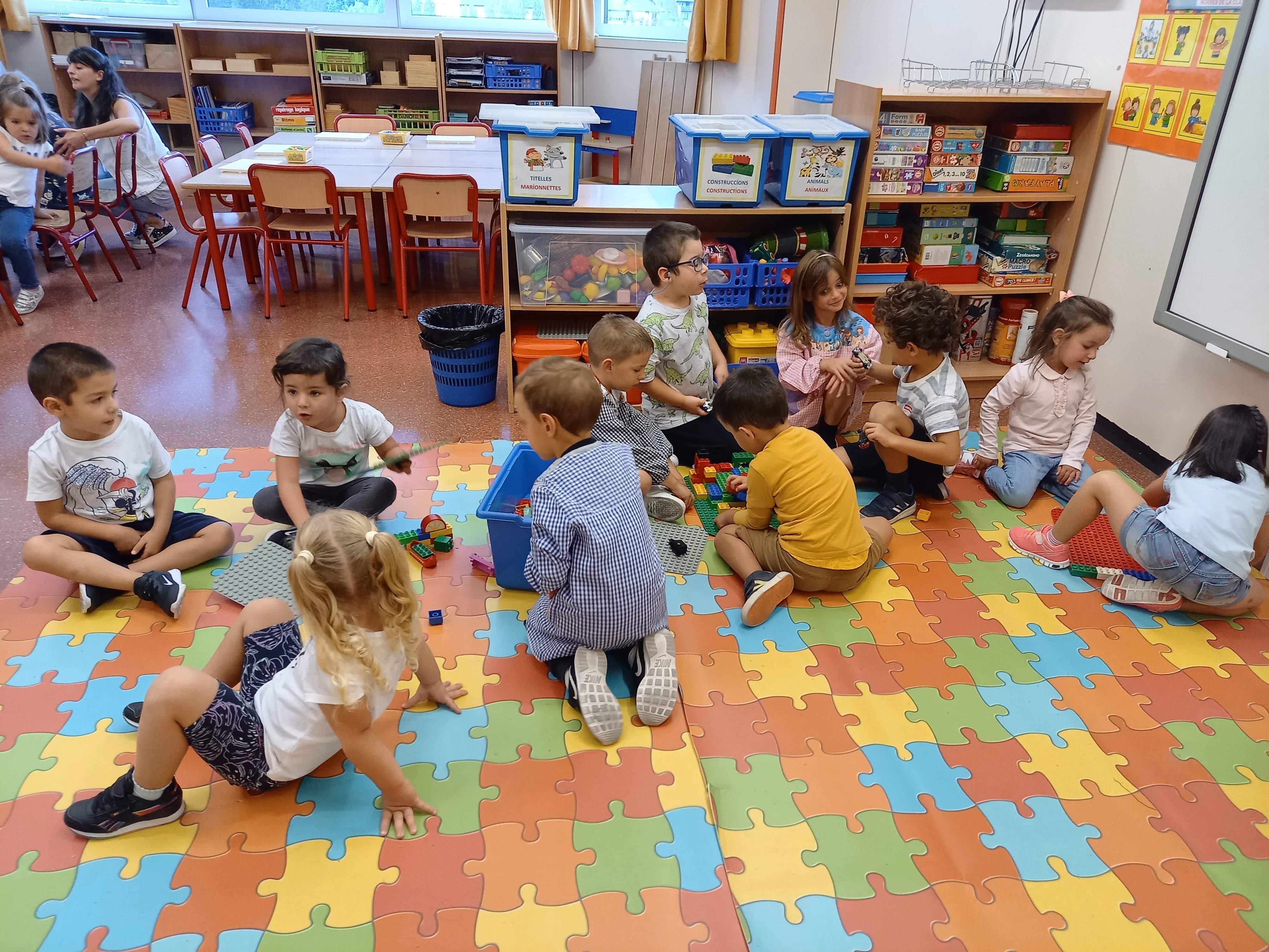 Els més petits, a l'aula.
