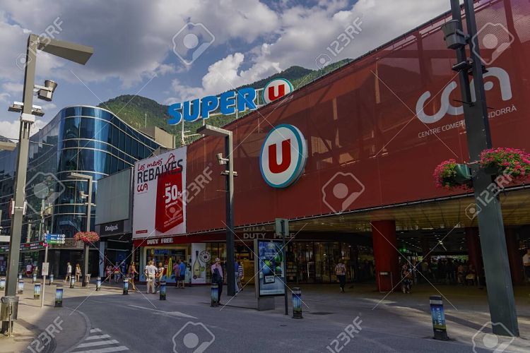 El centre comercial Super U de l'avingunda Meritxell.