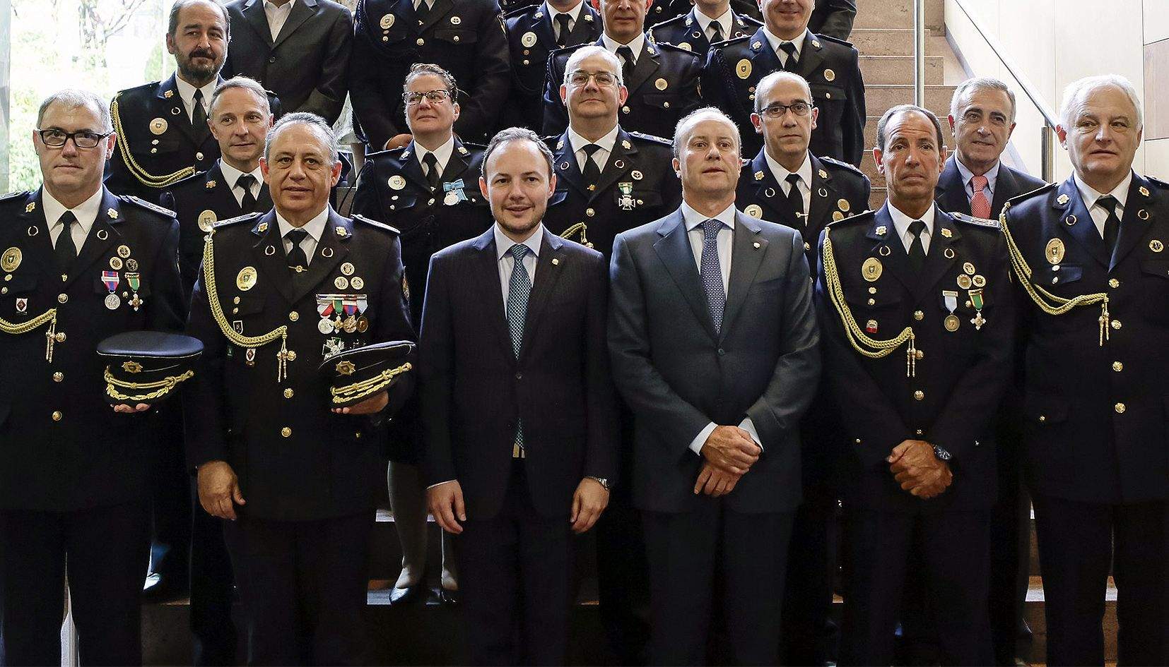 La cúpula de la policia, amb el cap de Govern i el ministre d'Interior enmig, en la darrera edició de la patrona.