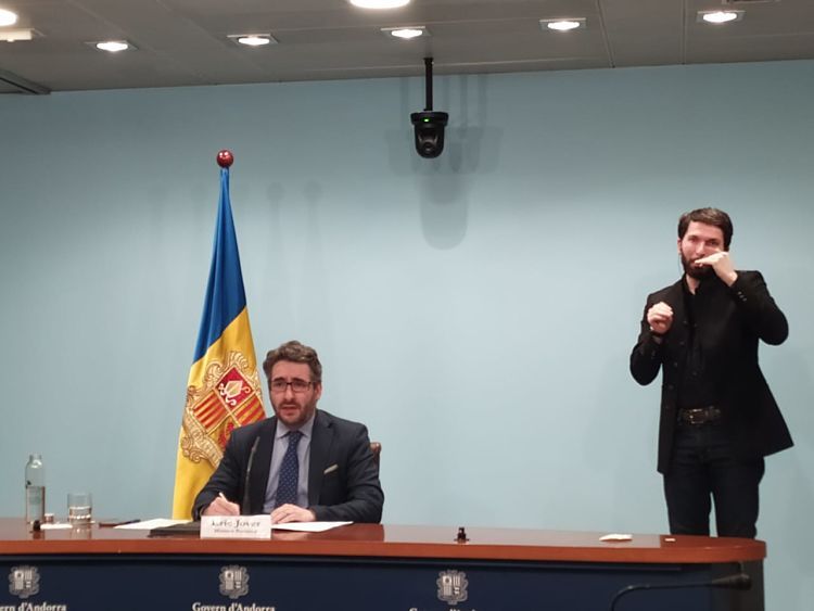 Un instant de la roda de premsa oferta per Eric Jover.