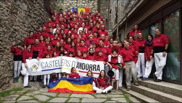 Foto de grup dels Castellers d'Andorra.