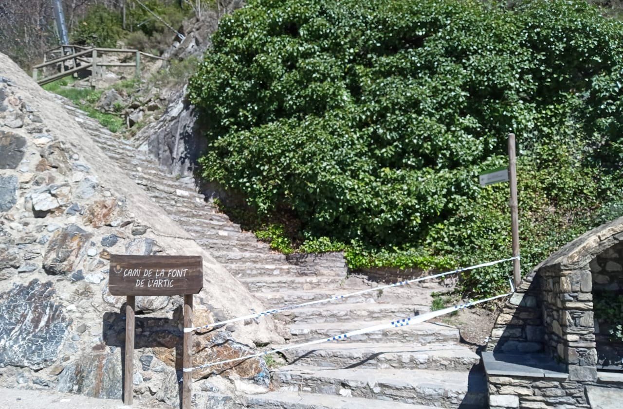 El camí que va des de la font de l'Àrtic fins a Sant Martí de Nagol.