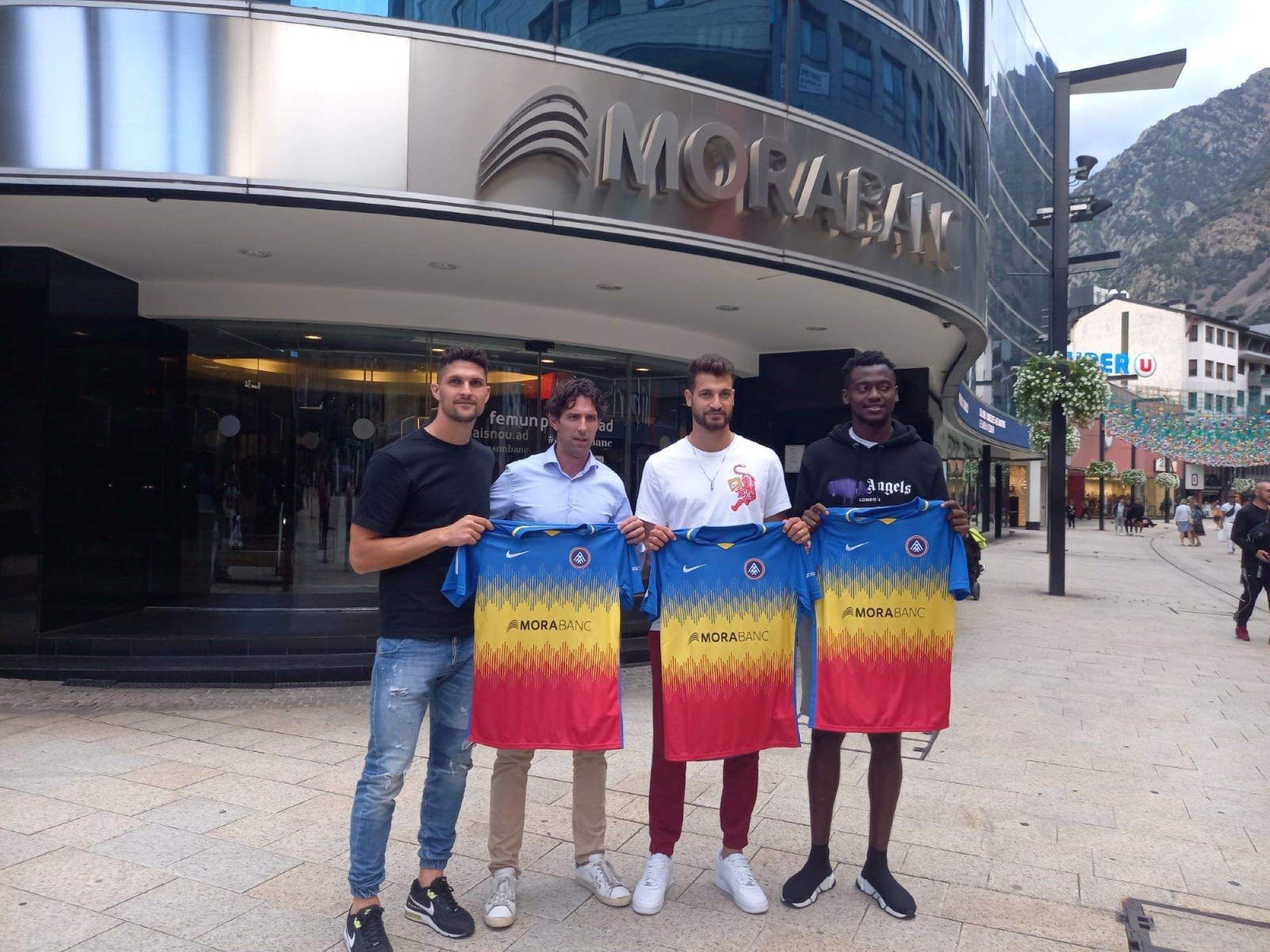 Nogués amb les tres darreres incorporacions.