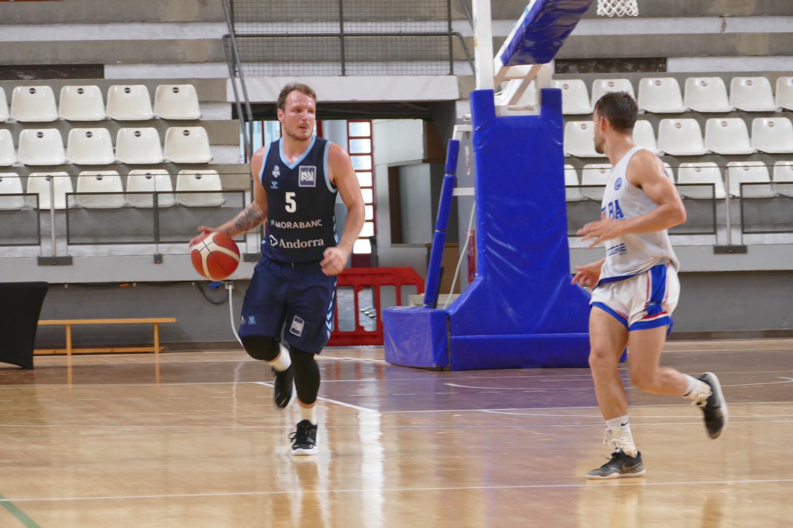 Un instant del duel entre MoraBanc i Lucentum.