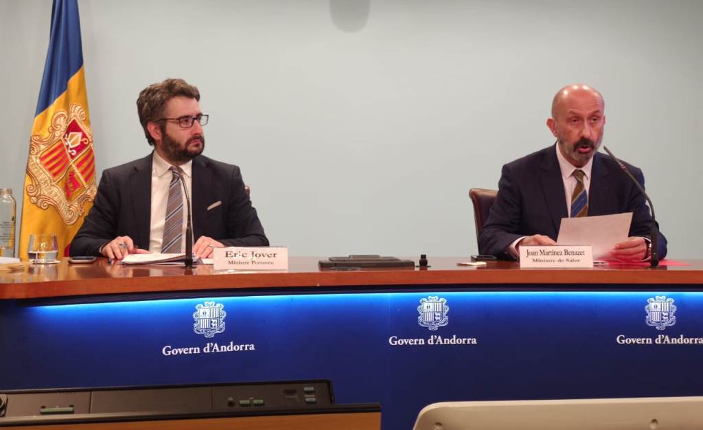 Jover i Martínez Benazet durant la roda de premsa d'aquest dilluns.