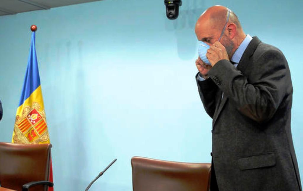 El ministre de Salut, Joan Martínez Benazet aquest dissabte a la sala de premsa de Govern.