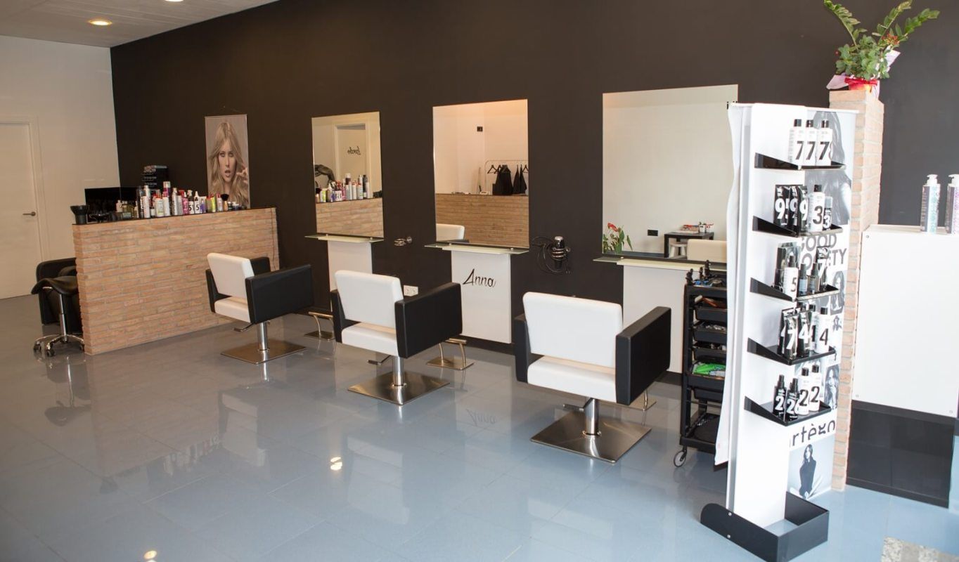 Una perruqueria sense clients.