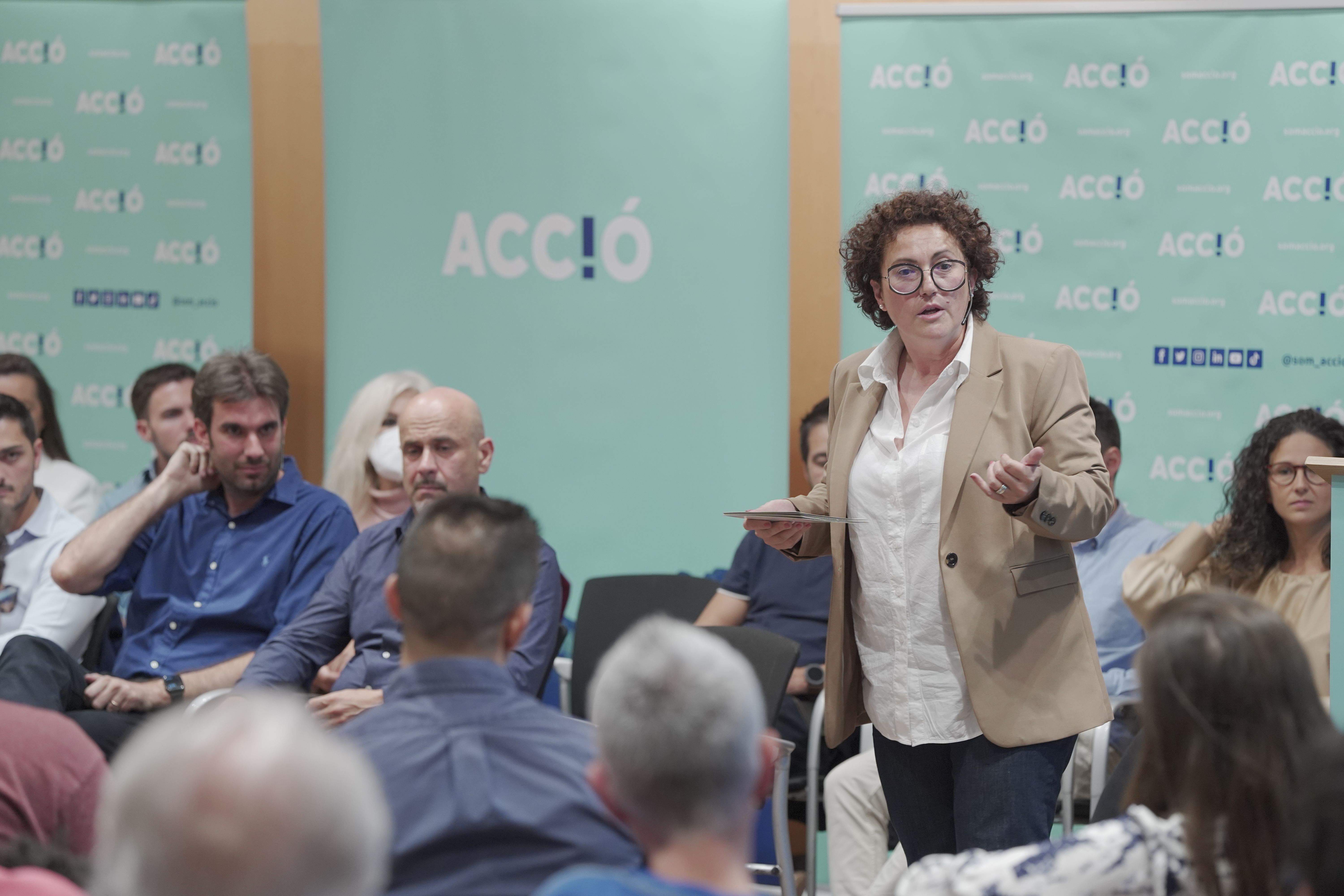 Judith Pallarés durant la seva exposició.