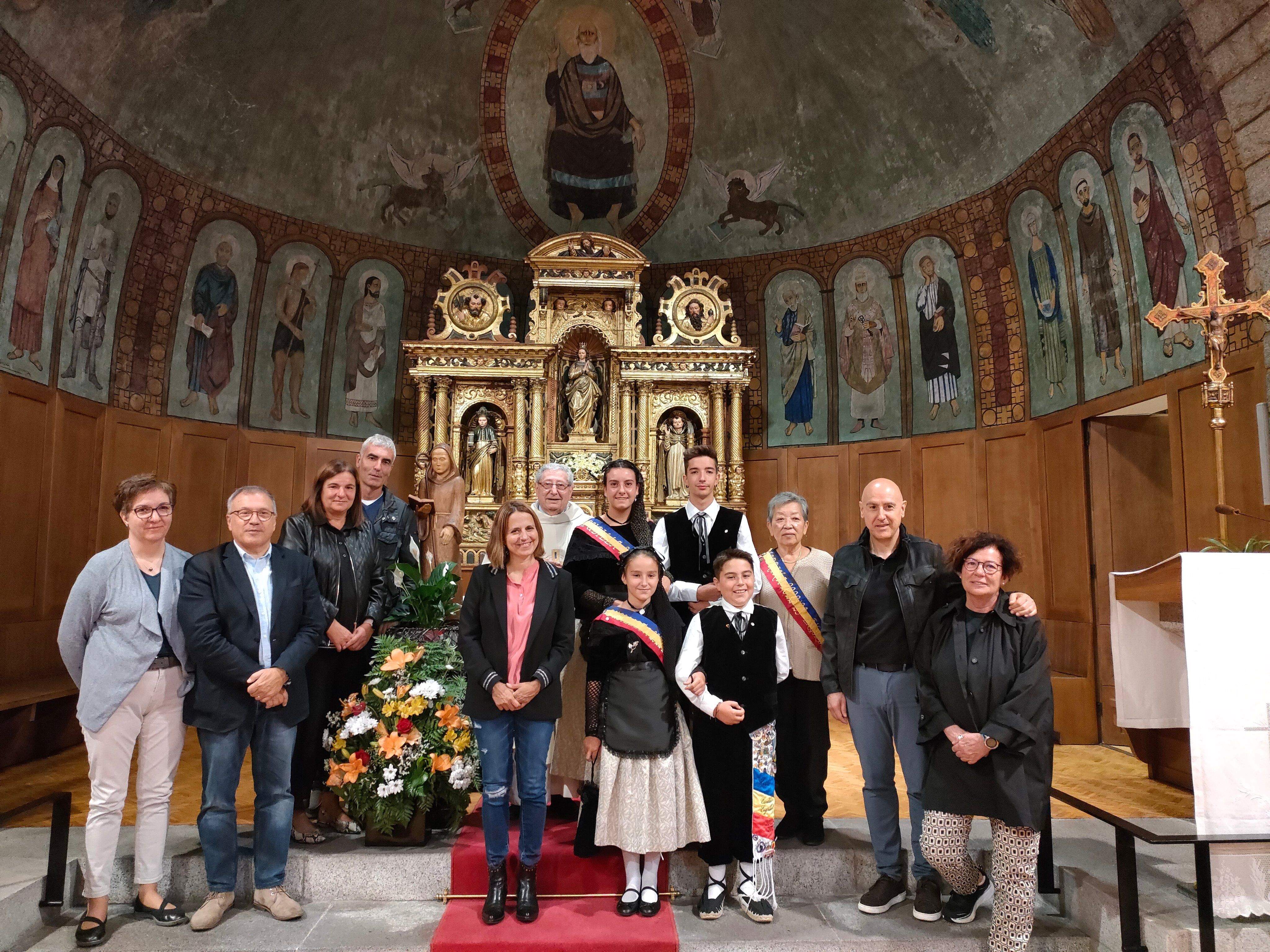 Les autoritats a l'església de Sant Pere Martir aquest dissabte.