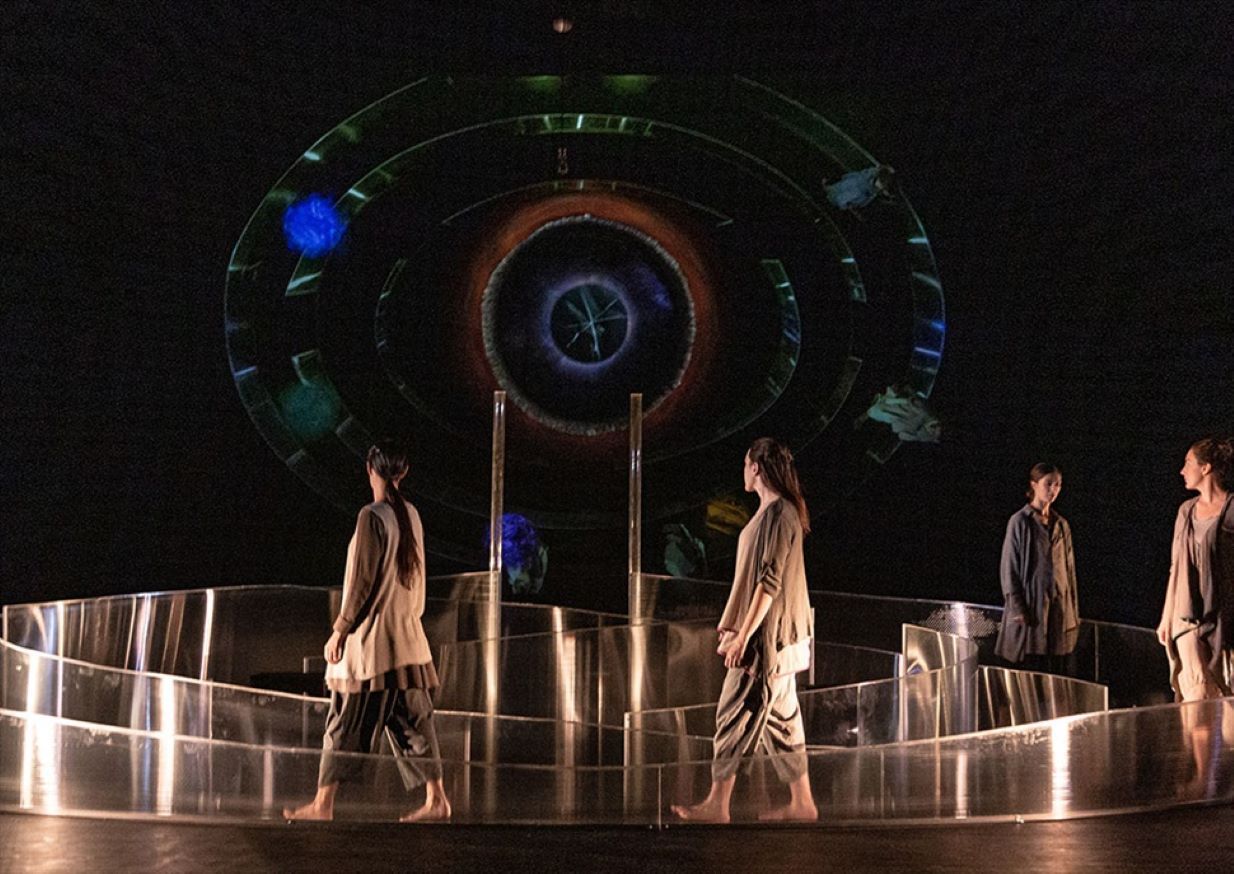 Una imatge de 'Quatre dones i el sol'.