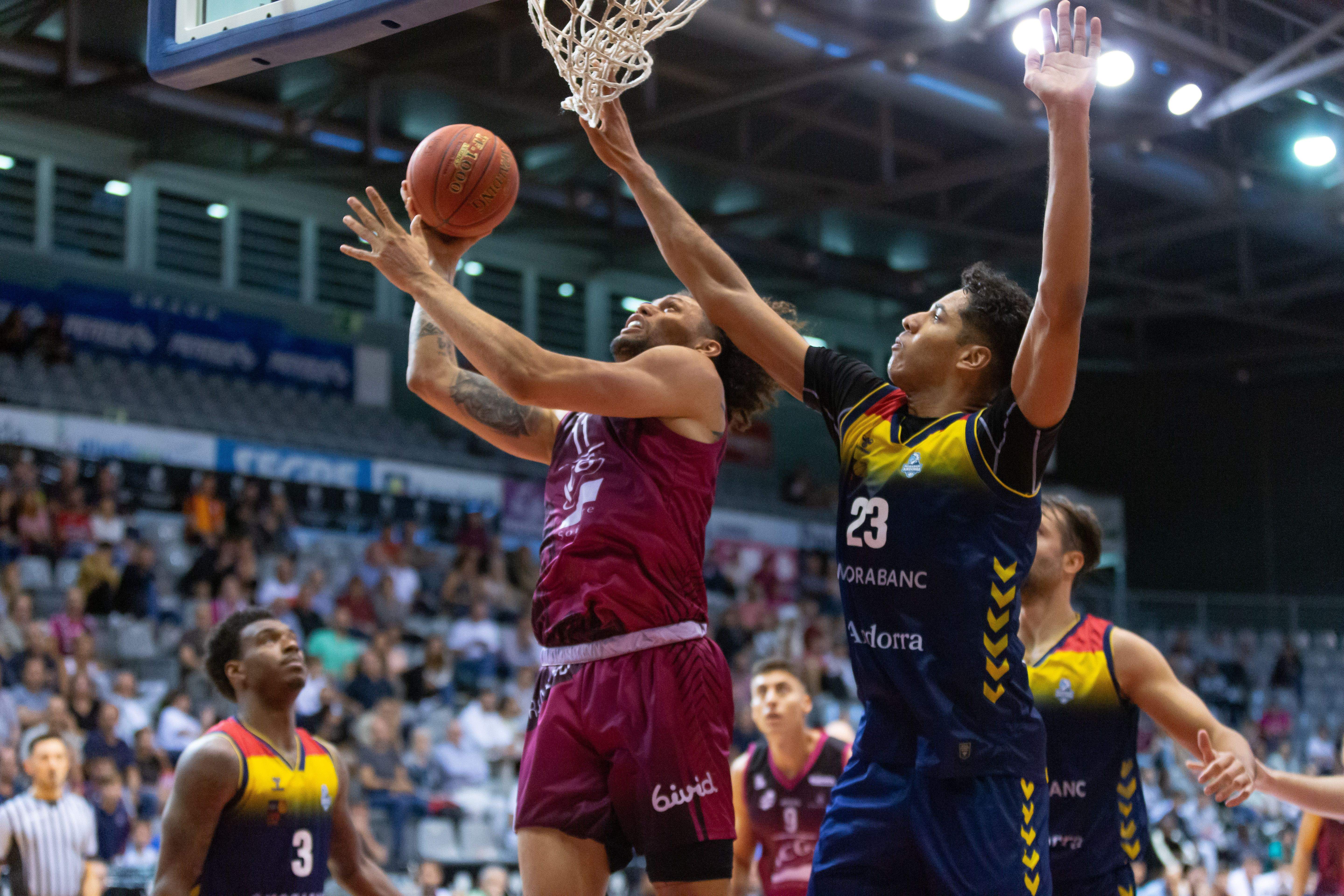 Un instant del partit de tornada de la Lliga Catalana.