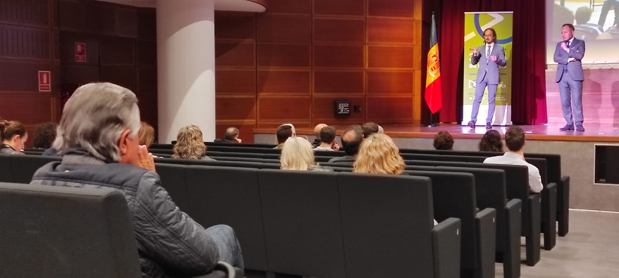 Una imatge de l'exposició de Landry Riba i Xavier Espot a la sala d'actes del comú d'Escaldes.