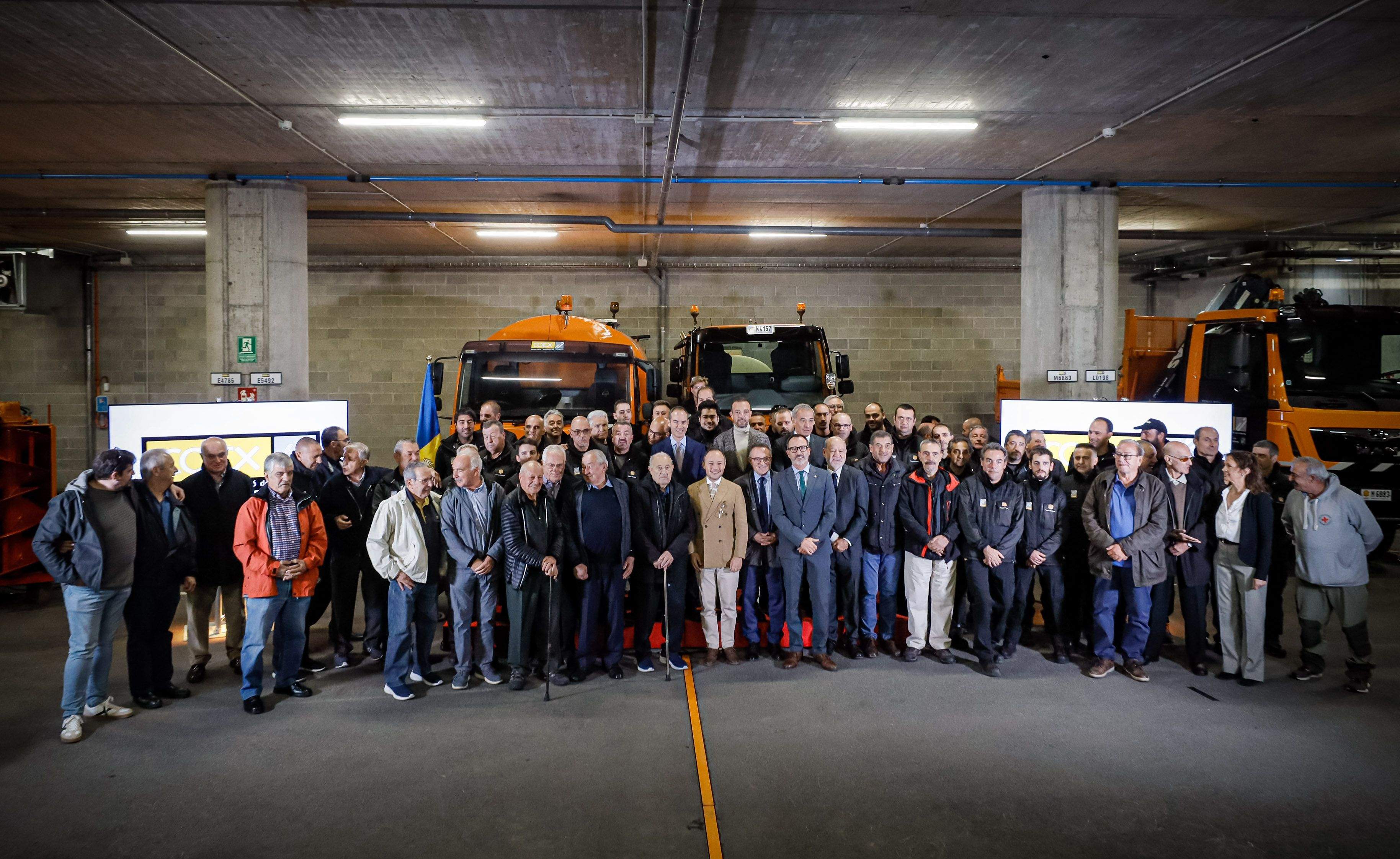 Una imatge de grup dels 'honorats' durant la celebració institucional d'aquest divendres.