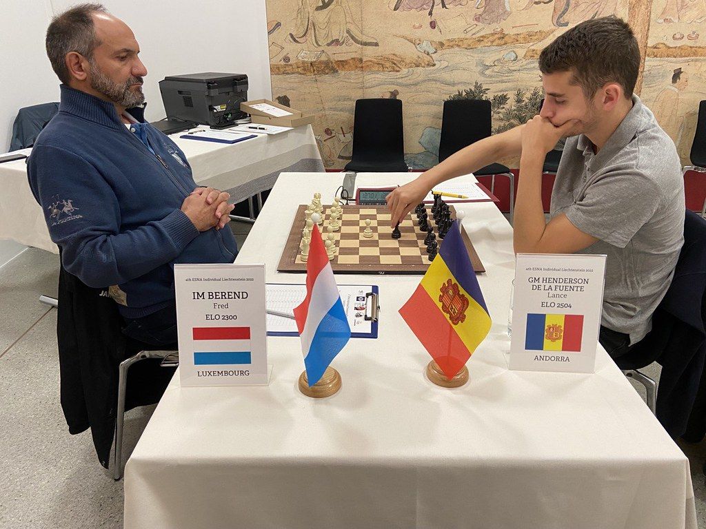 Hendeson, a la dreta, durant una de les partides.