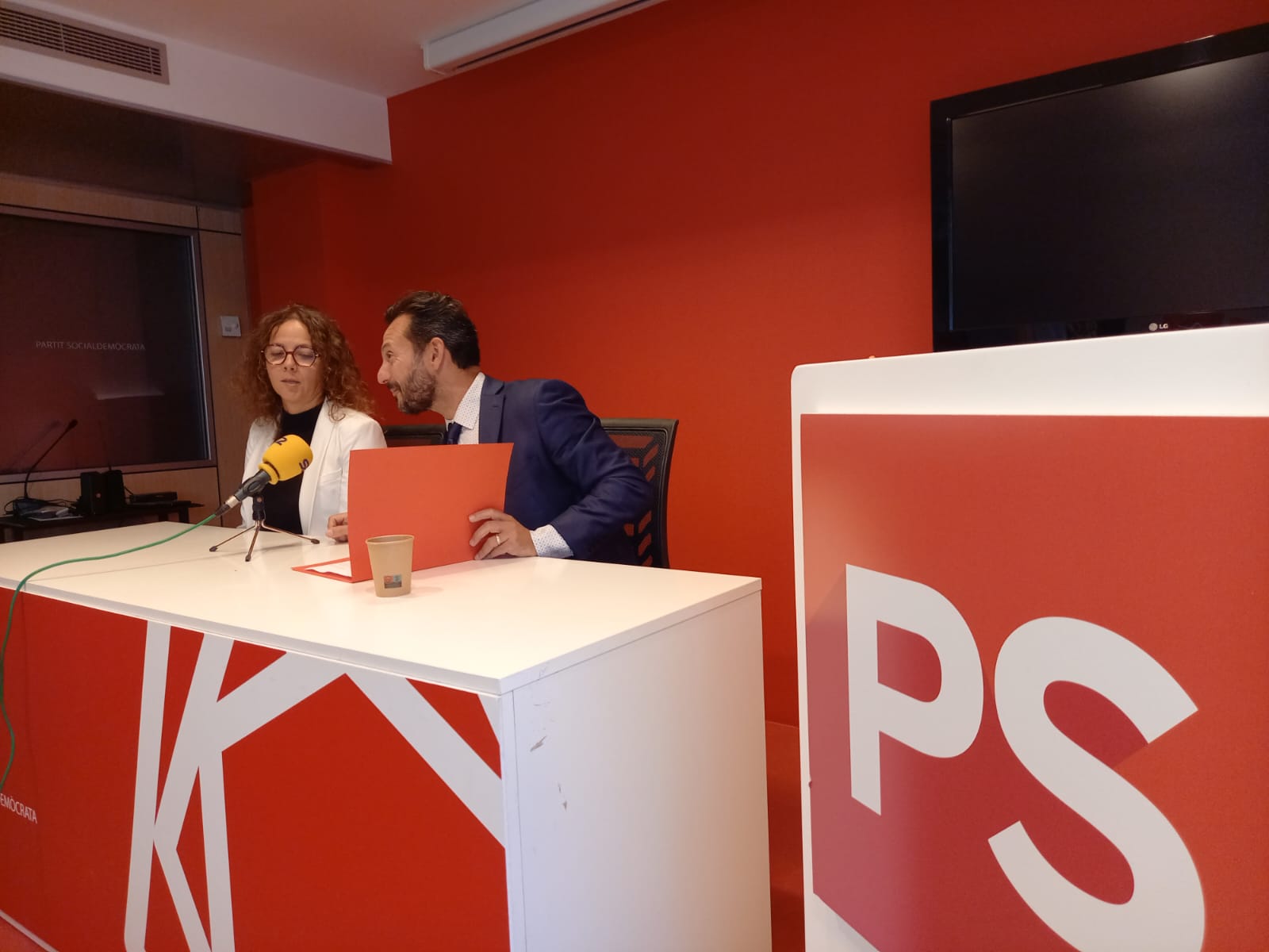 Salazar, amb Gerard Alís, van denunciar fa unes setmanes la situació en una roda de premsa.