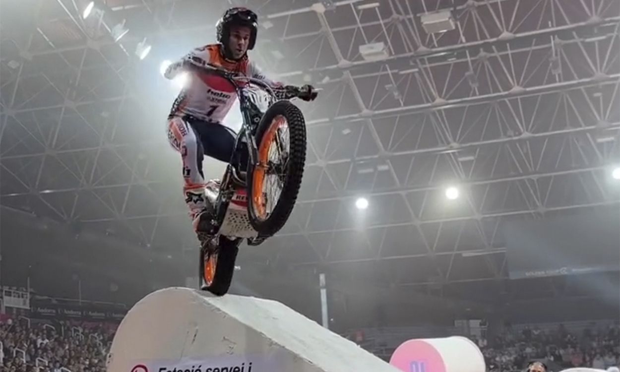 Toni Bou en un dels obstacles de l'X-Trial.