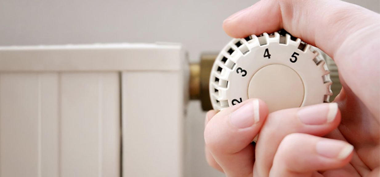 El comandament d'un radiado de calefacció.