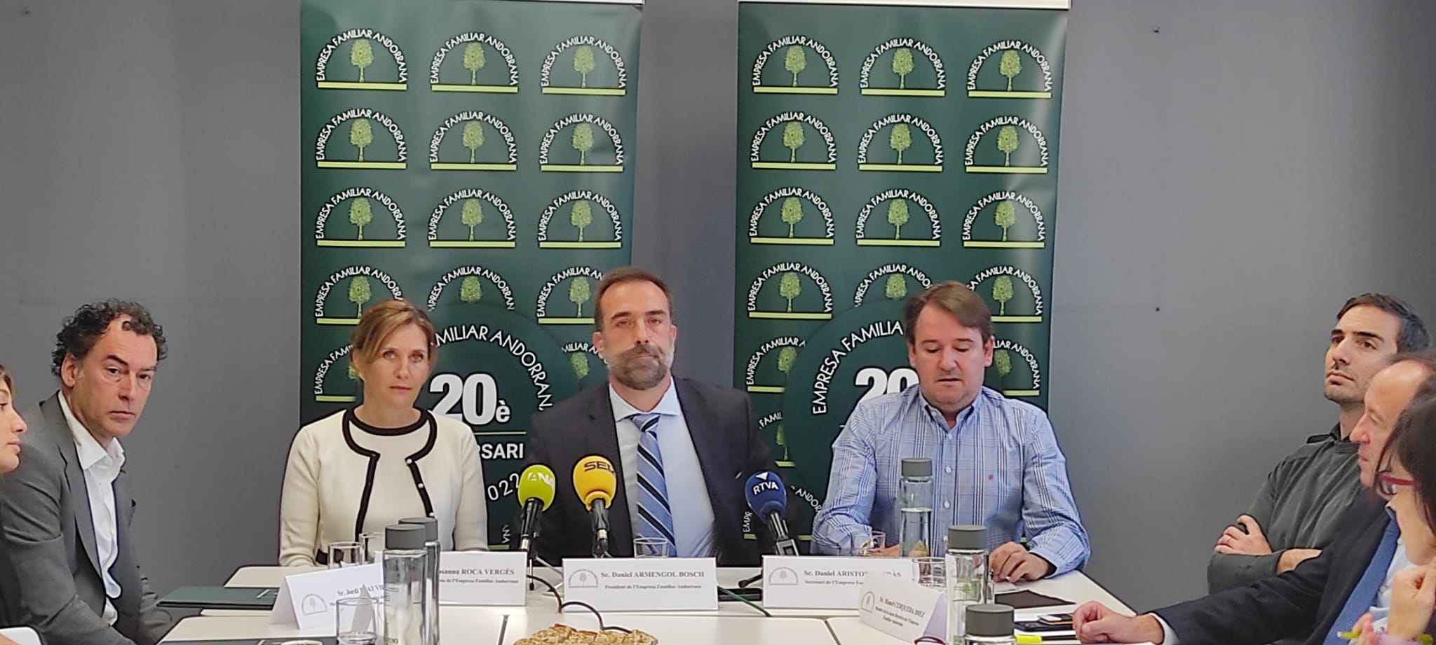 Els representants de l'EFA durant l'acte.