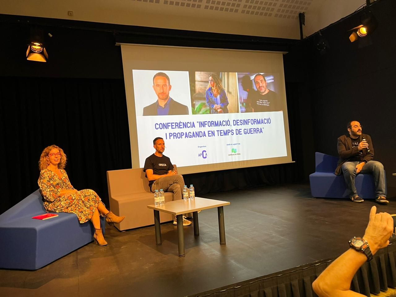 Bernabé, Alias i Lara durant l'acte.