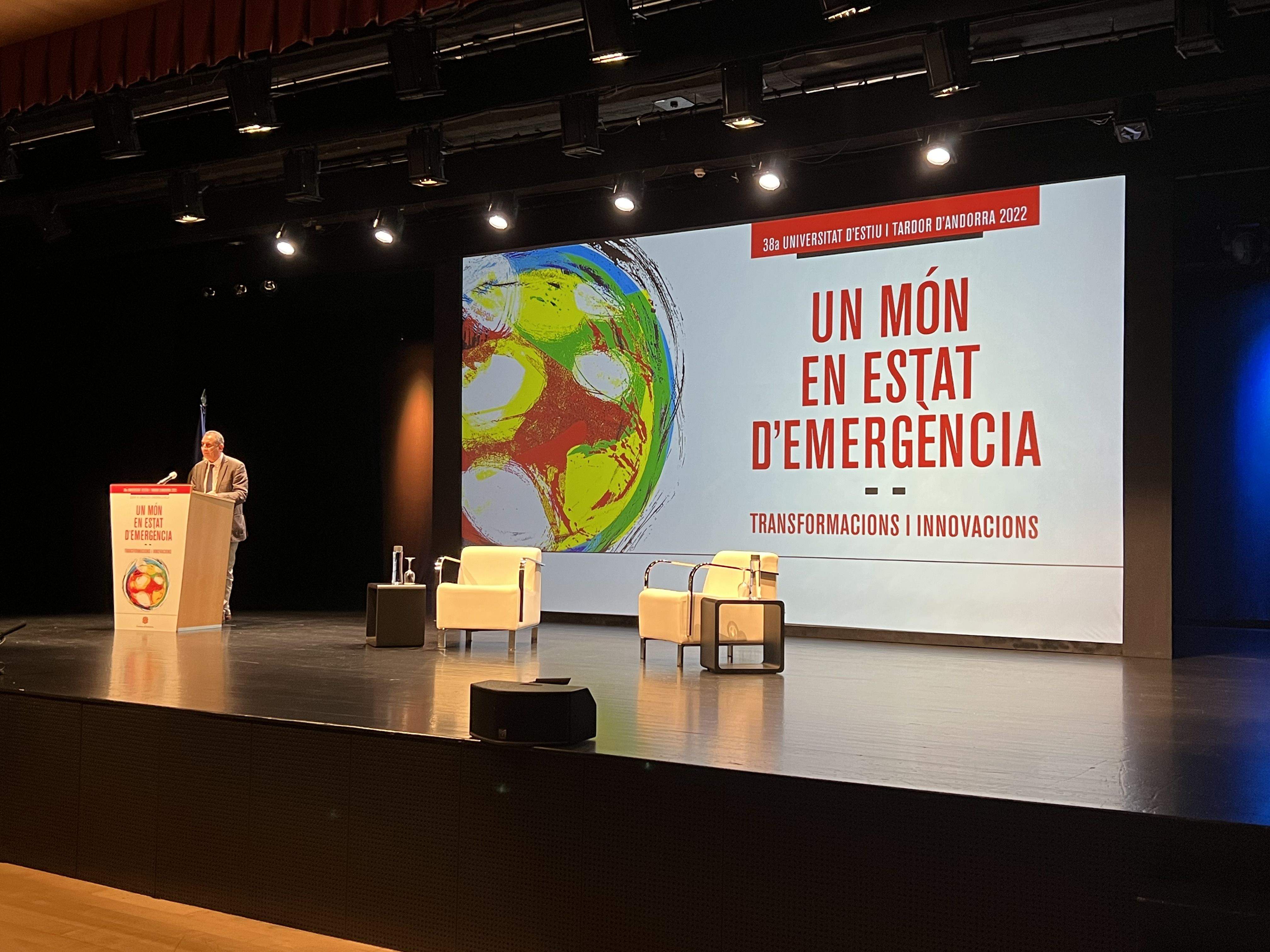 Presentació de la darrera sessió de la Universitat d'Estiu i Tardor.