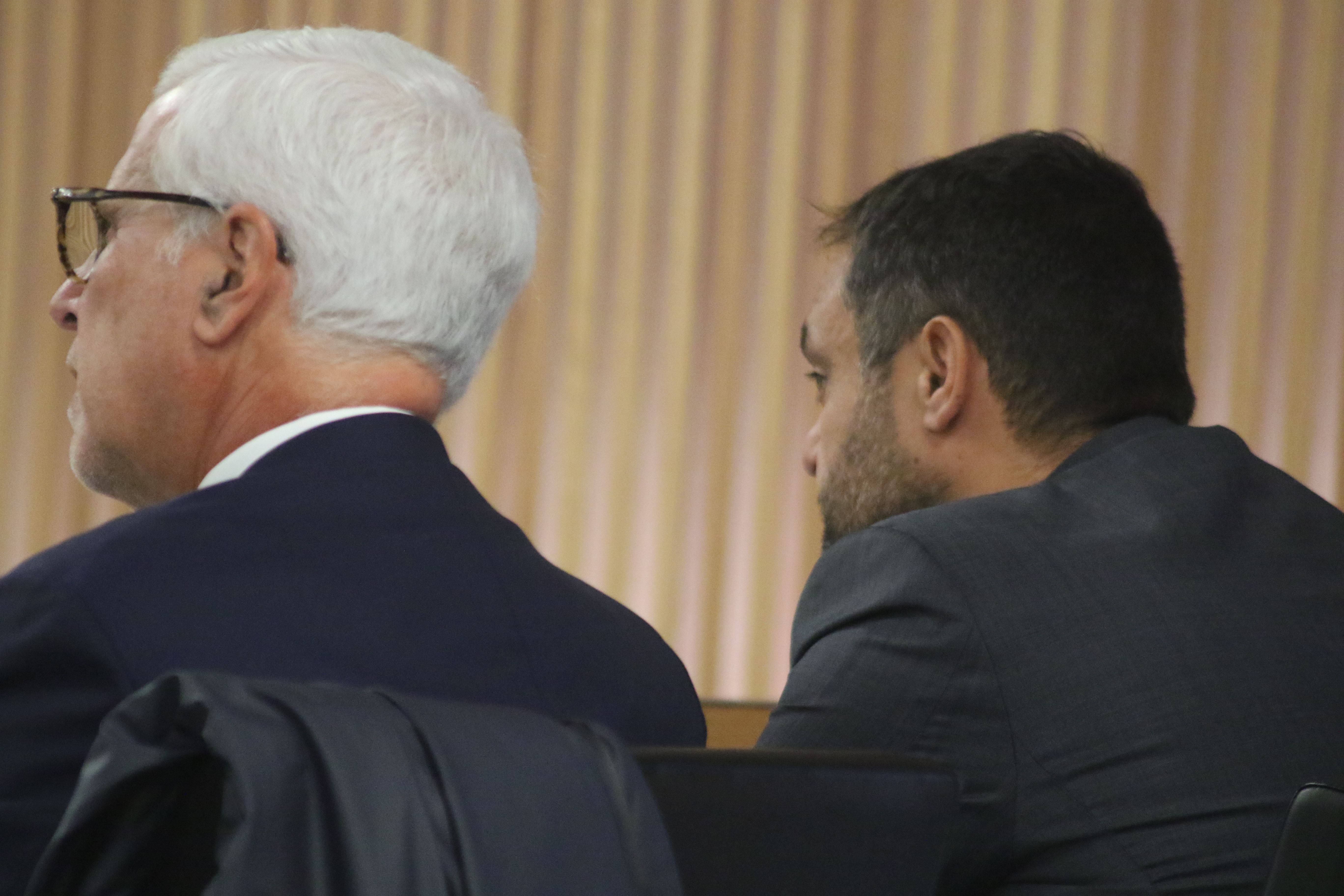 El director general de l'AREB, Òscar Gelabert, seguint una compareixença en una sala del Consell General. El director general de l'AREB, Òscar Gelabert, seguint una compareixença en una sala del Consell General.