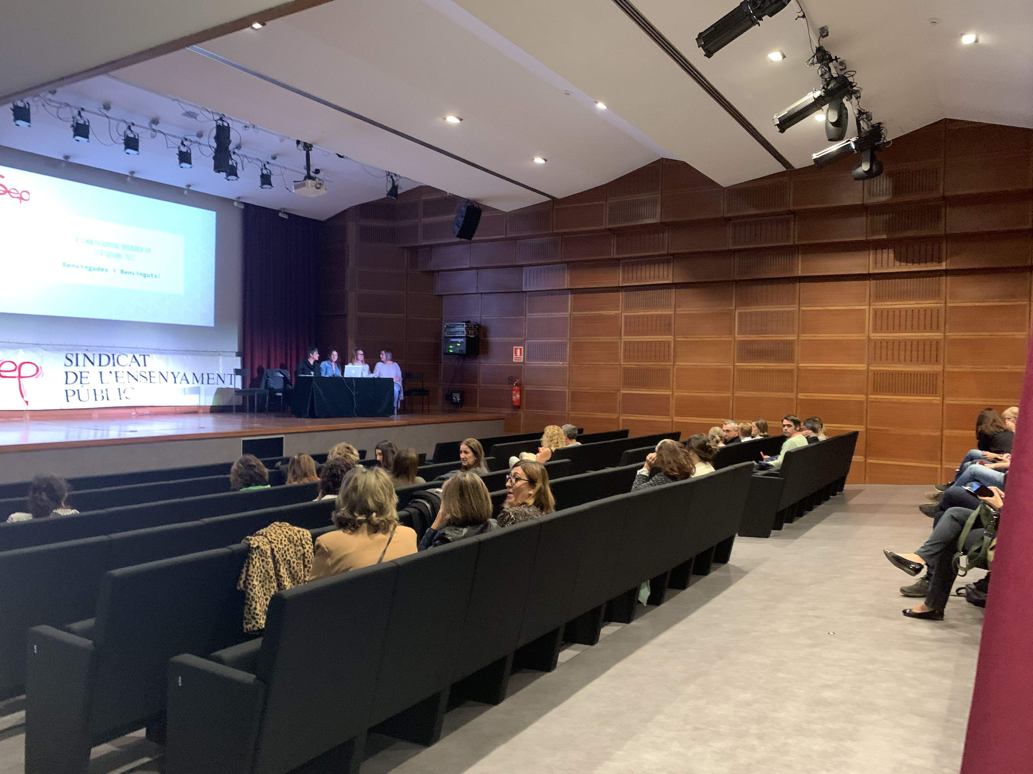 Un instant d'una assemblea del SEP.