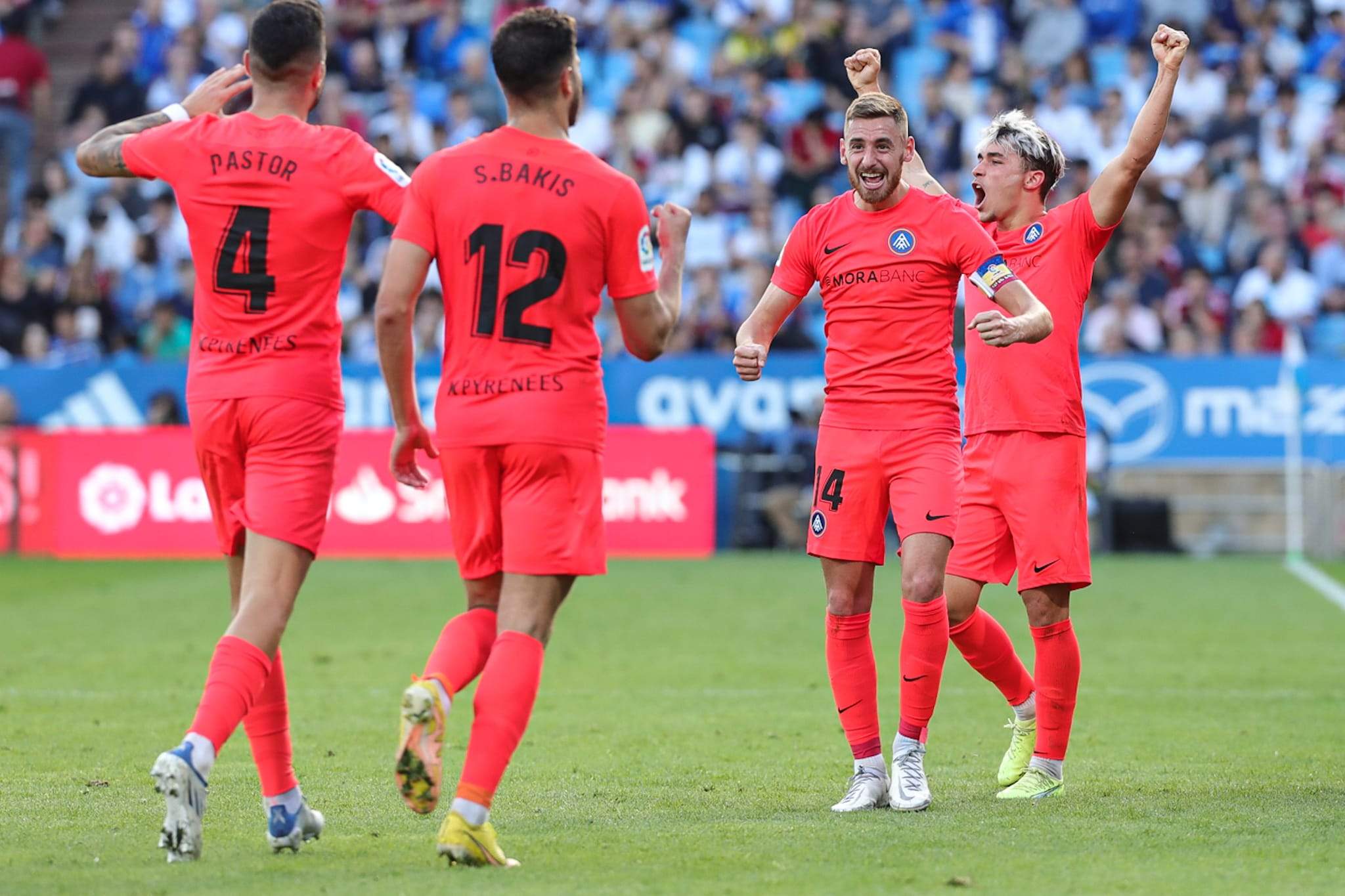 Celebració col·lectiva del gol de Bakis.