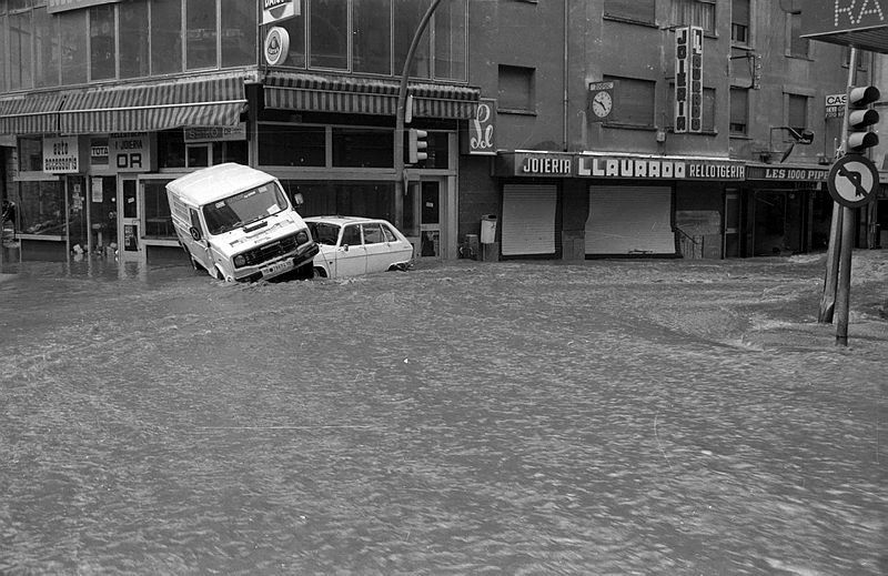 Confluència de Babot Camp amb avinguda Meritxell. Confluència de Babot Camp amb avinguda Meritxell.