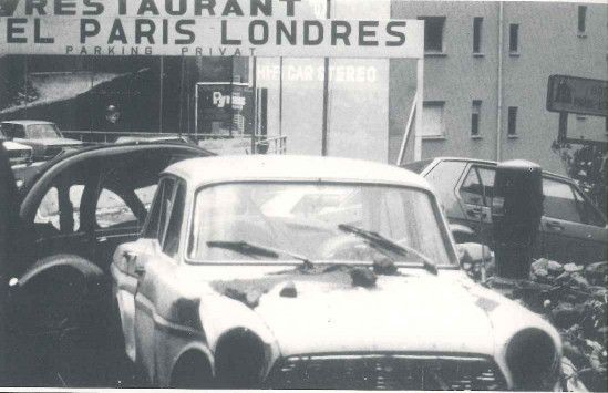 Cotxes malmesos al París-Londres d'Escaldes. Cotxes malmesos al París-Londres d'Escaldes.