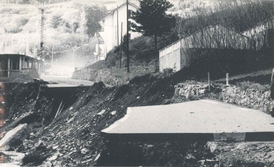 Una vista de l'estat de la carretera d'Arinsal. Una vista de l'estat de la carretera d'Arinsal.